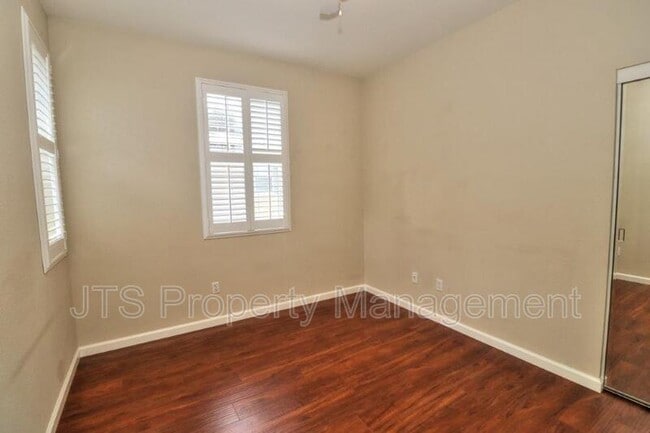 Building Photo - 217 Barnhill Dr