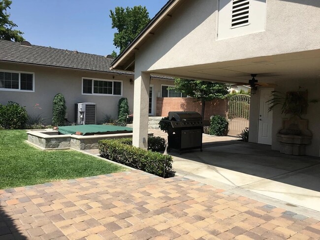 Building Photo - 126 E Arthur Ave