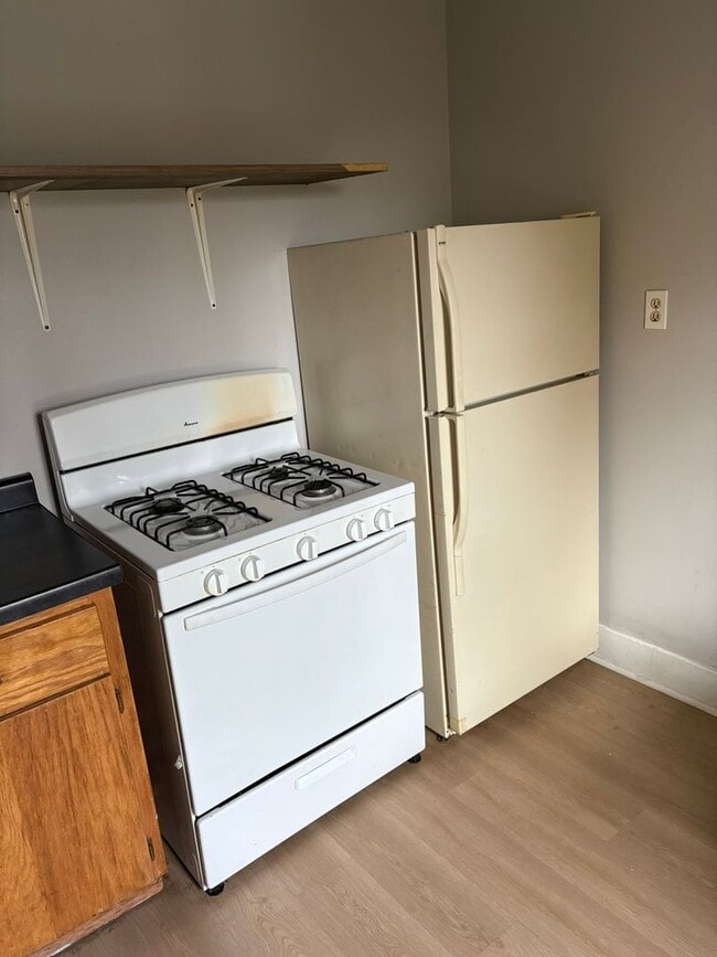 Building Photo - 225 Allen St