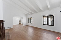 Building Photo - 537 N Poinsettia Pl