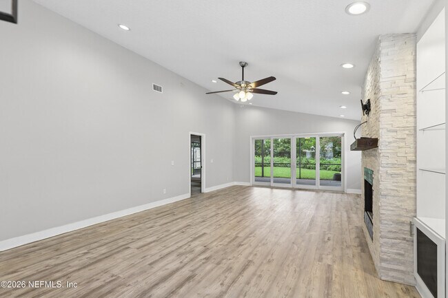 Building Photo - 204 Crosstern Ct