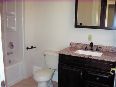 Building Photo - 100 N 5th St