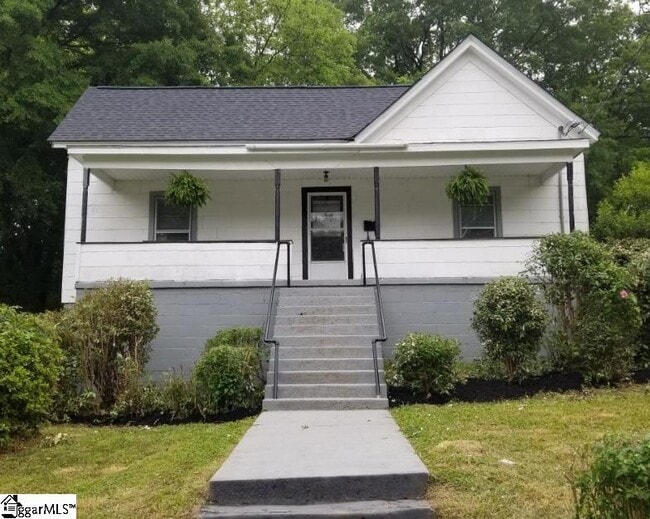 Primary Photo - 807 W Hampton St