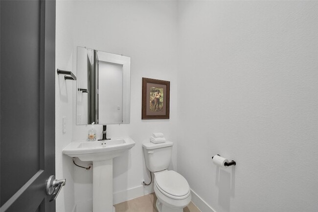 Building Photo - 1015 Oak Briar Ln
