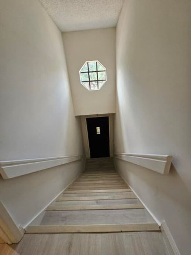 Building Photo - 7976 La Mirada Dr