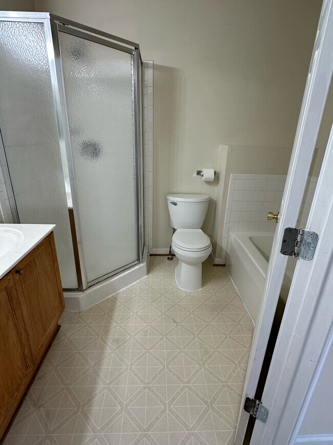 Building Photo - 803 Marquette Dr