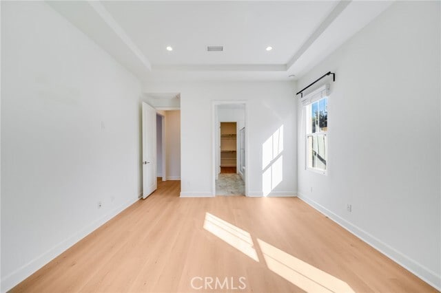 Building Photo - 64 Meander