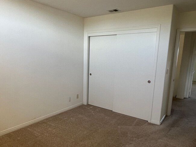 Building Photo - North Oxnard Single Family Home