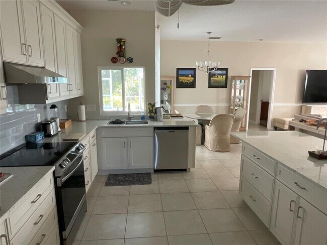 Building Photo - 1088 Hoover Cir