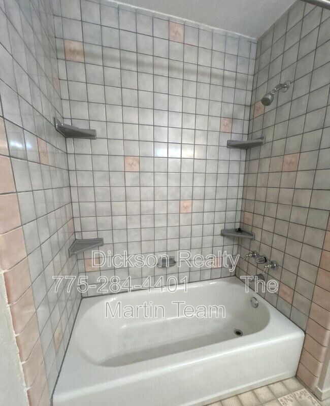 Building Photo - 3245 Marthiam Ave