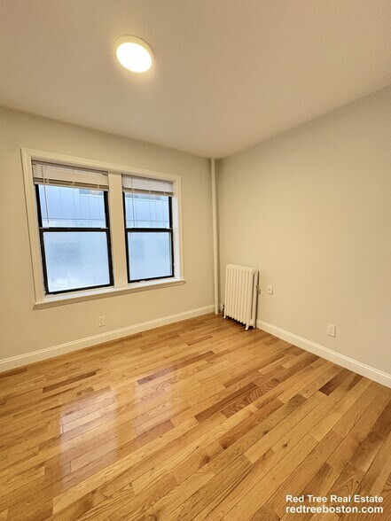 Building Photo - 19 Peterborough St