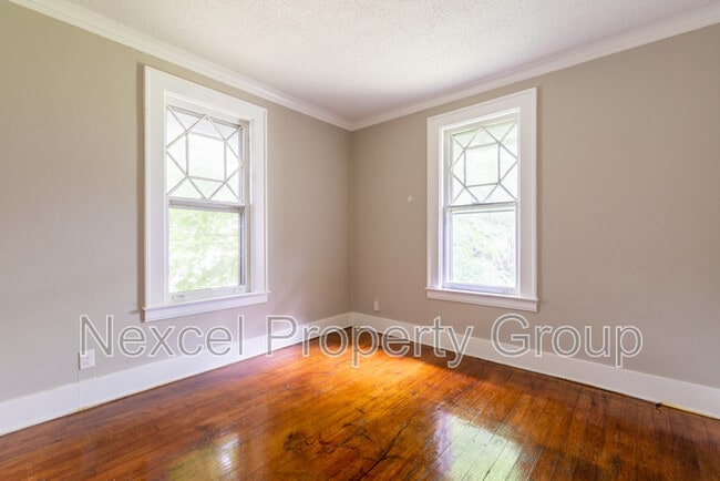 Building Photo - 2004 Walker Ave