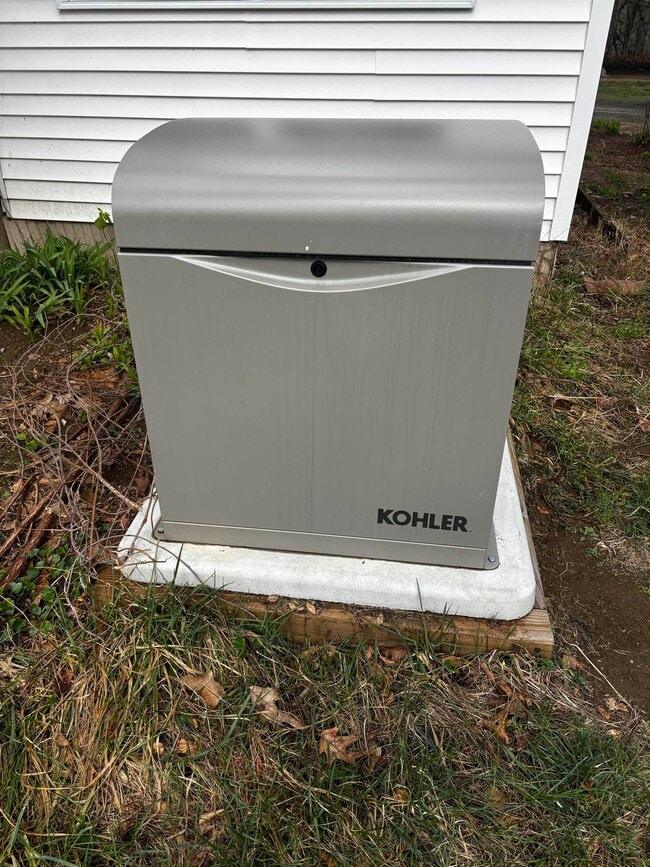 Building Photo - 49 River Rd