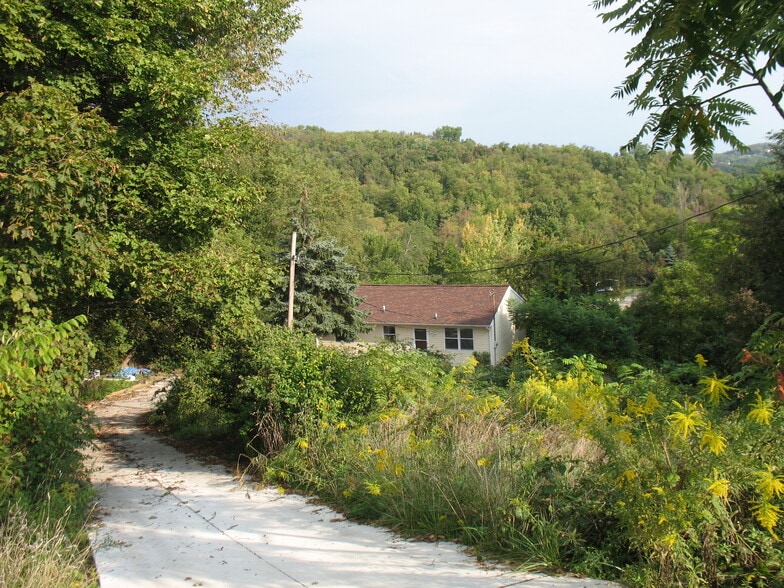 Building Photo - 2284 McKees Rocks Rd