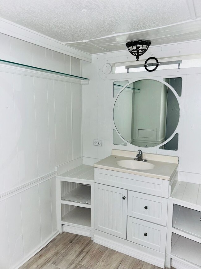 Building Photo - COMPLETELY RENOVATED MOBILE HOME