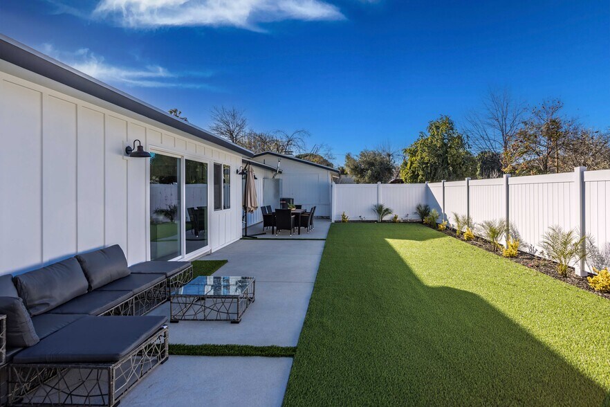 Building Photo - 19119 Ingomar St