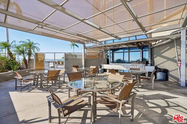 Building Photo - 1100 Wilshire Blvd