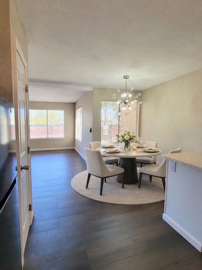 Building Photo - Cozy 1BR/1BA Condo w/ A/C • Full Kitchen Suite • Assigned Parking in Tucson