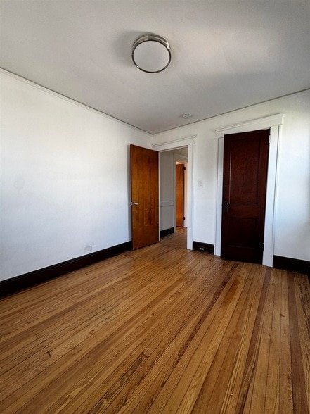 Building Photo - 44 Hickory Ave