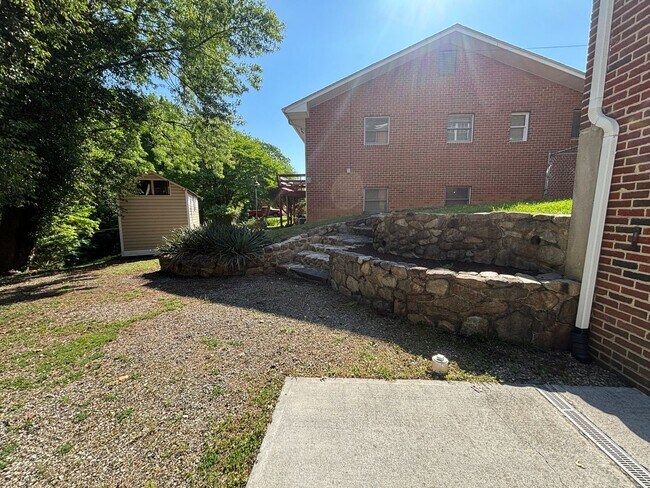 Building Photo - 3479 Overbrook Dr