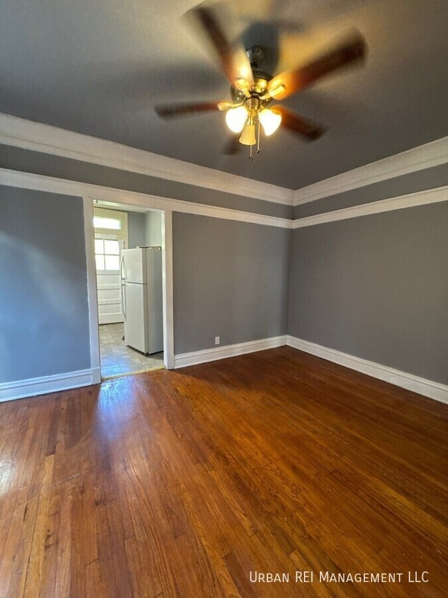 Building Photo - 1226 E 54th St