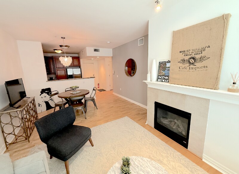 Building Photo - 2700 E Cherry Creek S Dr