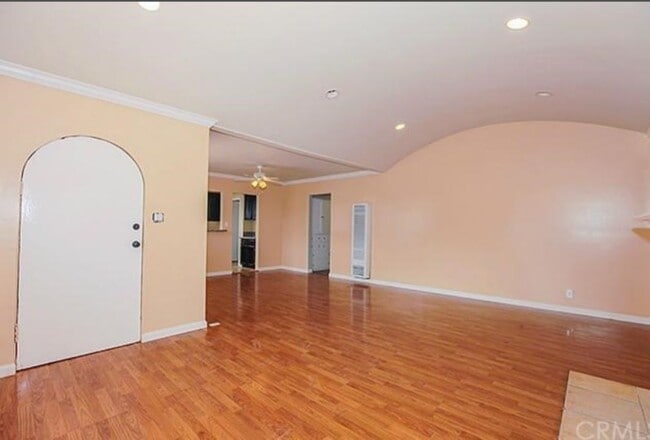 Building Photo - 1745 W 65th St