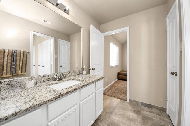 Building Photo - 29482 Westhope Dr