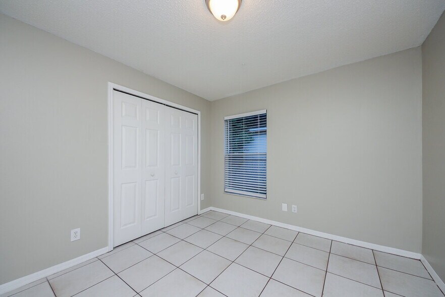 Building Photo - 2150 Rj Cir