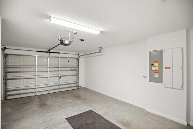 Building Photo - 4981 Ellie Ln