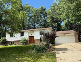 Building Photo - Four-bedroom two-bathroom home for rent in Jackson Township