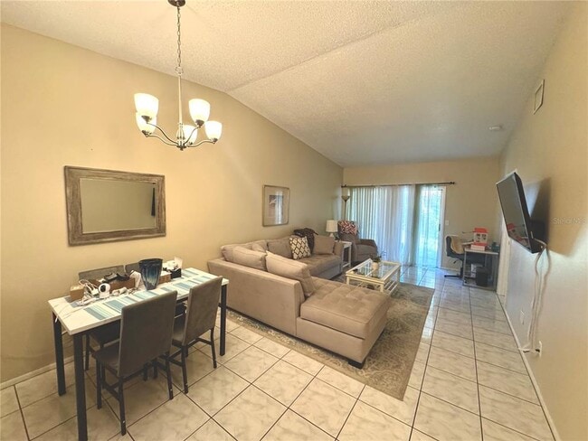 Building Photo - 7249 Parkside Villas Dr N