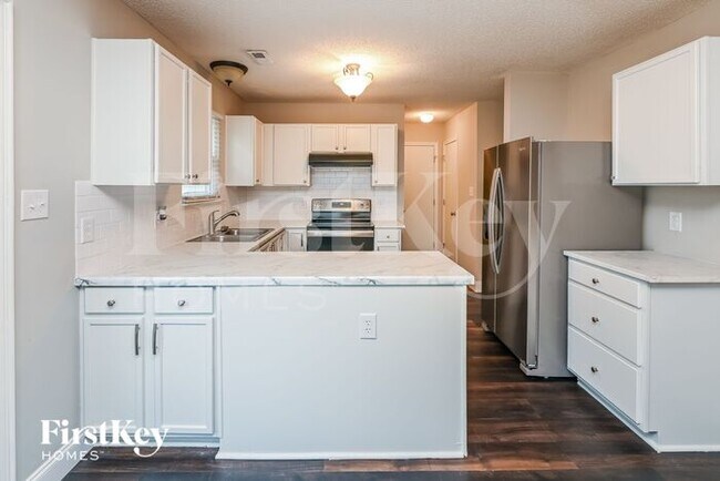 Building Photo - 3097 Rockingham Ct SW