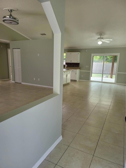 Building Photo - 6507 Green Dolphin St