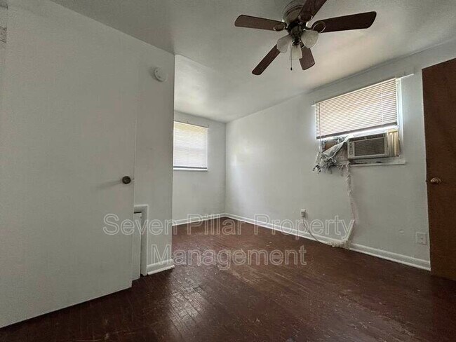 Building Photo - 339 S Napoleon Ave