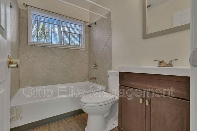 Building Photo - 2416 Dawnlight Ave