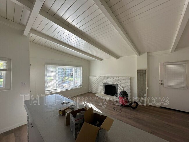 Building Photo - 17259 Walnut Ave