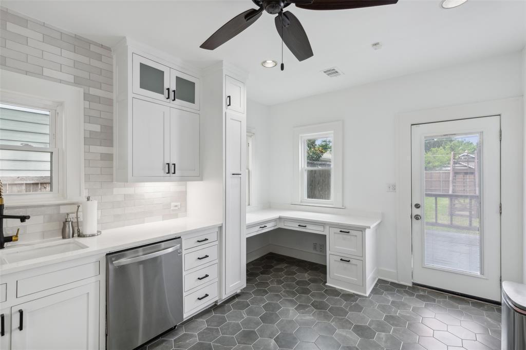 Building Photo - 5839 Goliad Ave