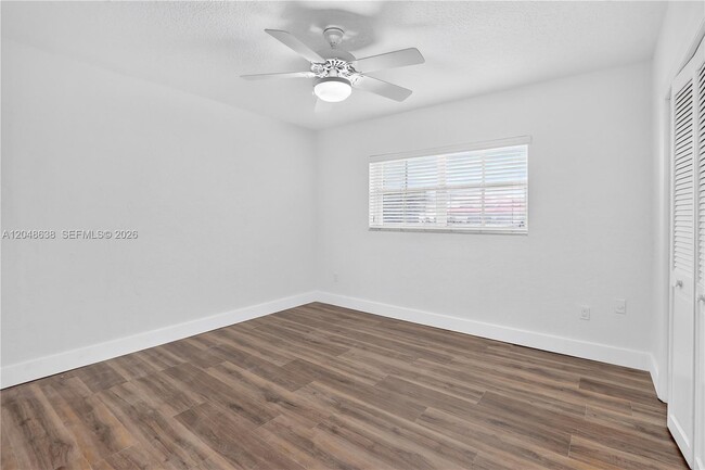 Building Photo - 14121 SW 97th Ave