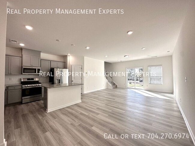 Building Photo - 2789 Yeager Dr NW