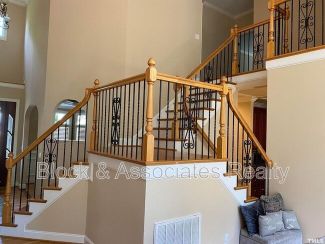 Building Photo - 10216 San Remo Pl