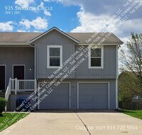 Building Photo - 935 Swallow Cir