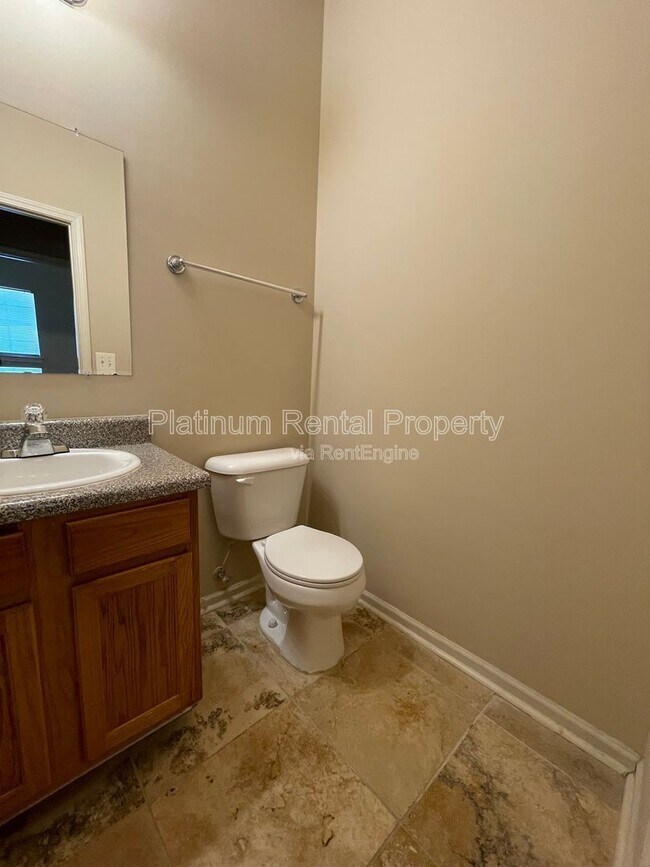 Building Photo - 1740 Spring Hill Cove