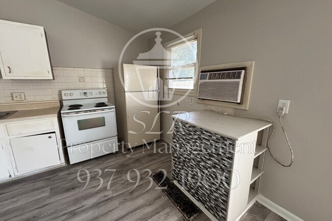 Building Photo - 3222 Athens Ave