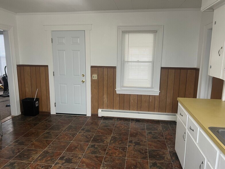 Building Photo - 3468 Mendon Rd