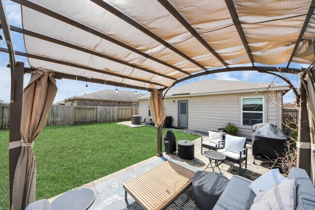 Building Photo - 2430 Regatta Ln