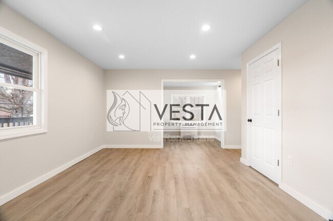 Building Photo - 2383 Dutch Cove Rd