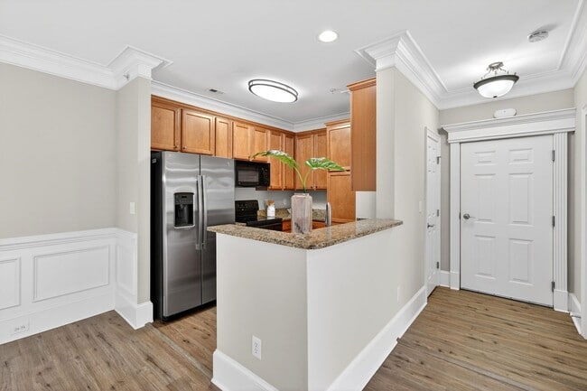 Building Photo - Tons of Upgrade! Beautiful 2 Bedroom, 2.5 Bath Condo in Waterford@ Cary Park, Available Now!