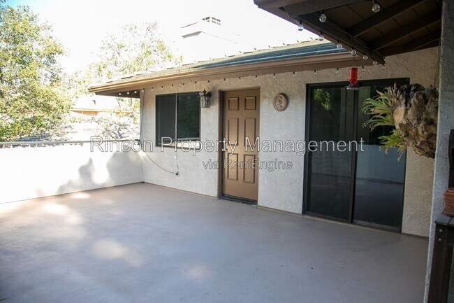 Building Photo - 584 Doyle Ln