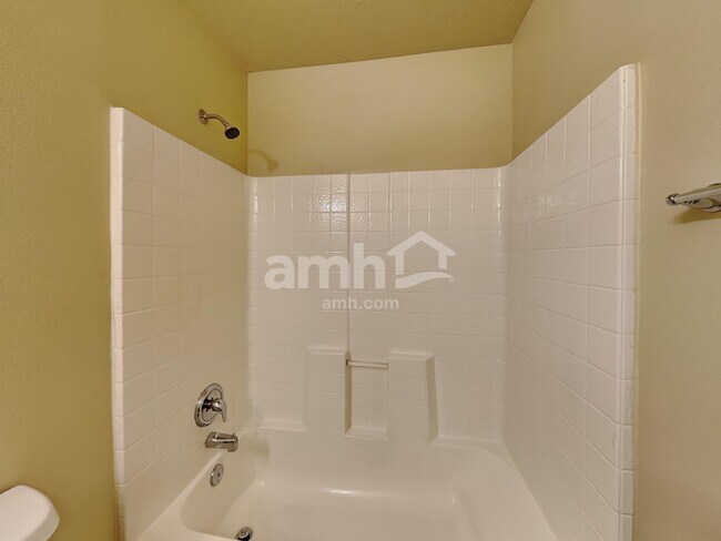 Building Photo - 5551 Geneva Way